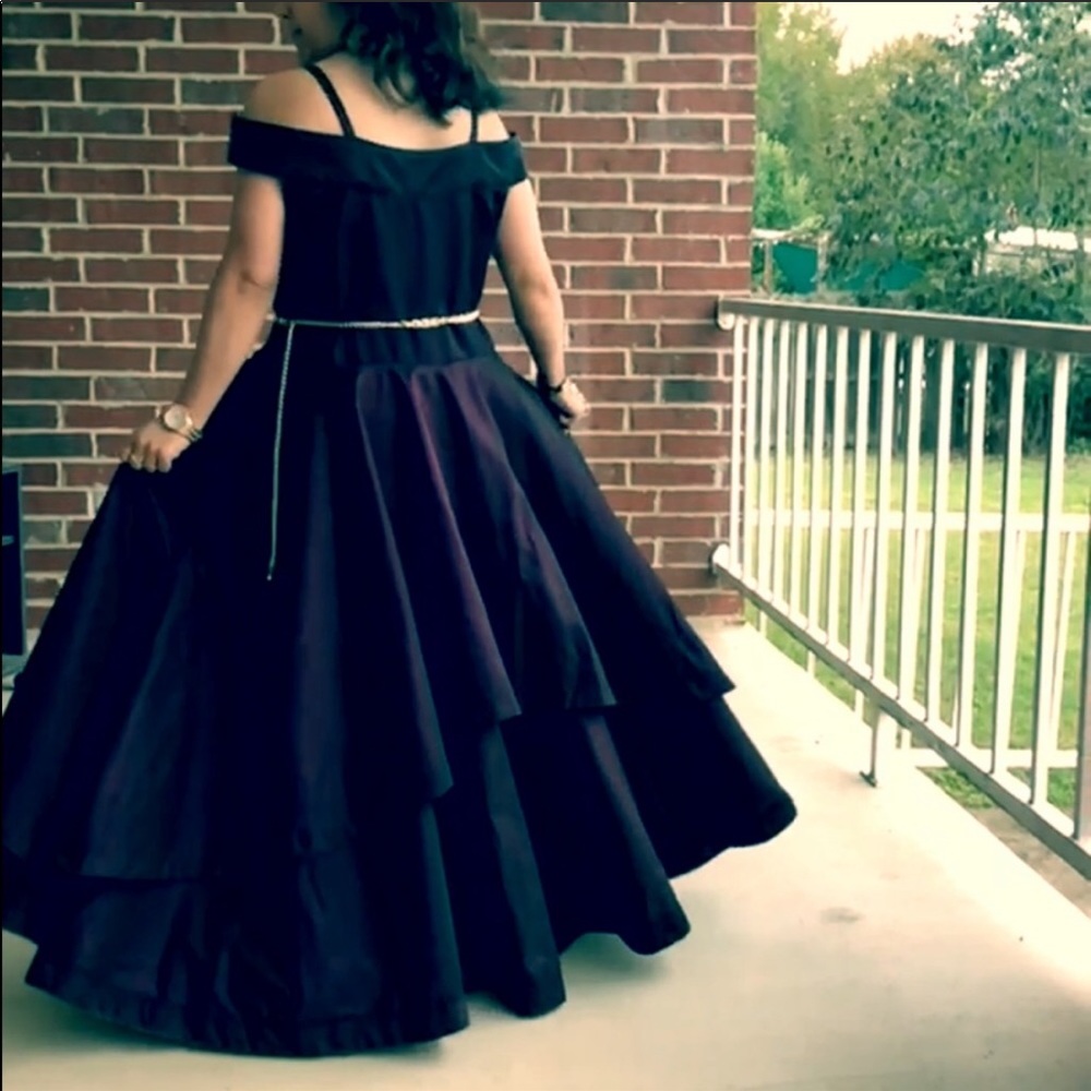 Dress - Picture 2 of 8